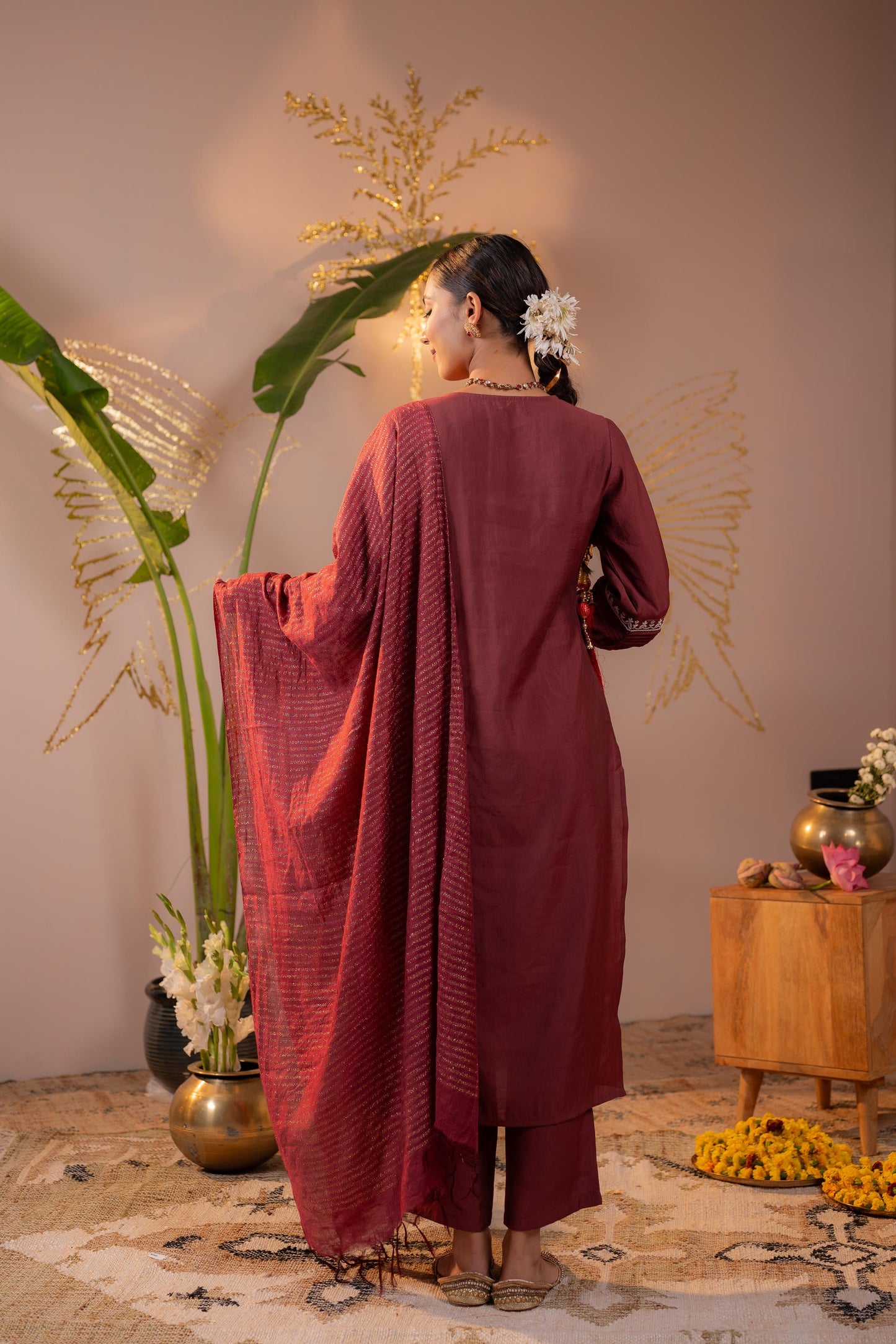 Rosegold Ethnic Buti Kurta Set with Textured Dupatta