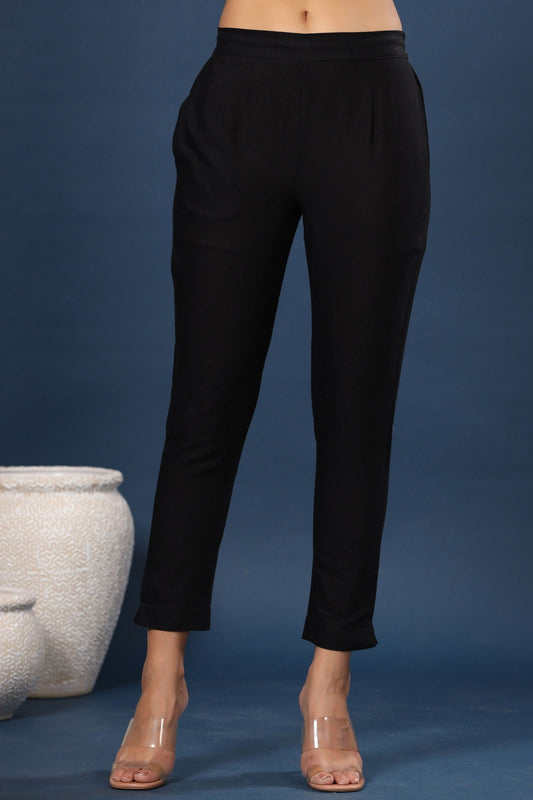 Juniper Black Solid Cotton Flex Slim Fit Women Pants With Two Pockets 