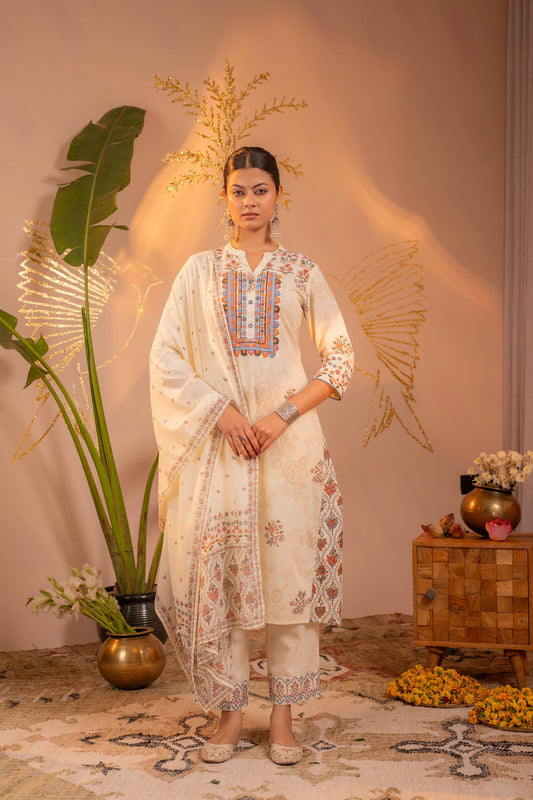 Off-White Embroidered Kurta Pant Set with Dupatta