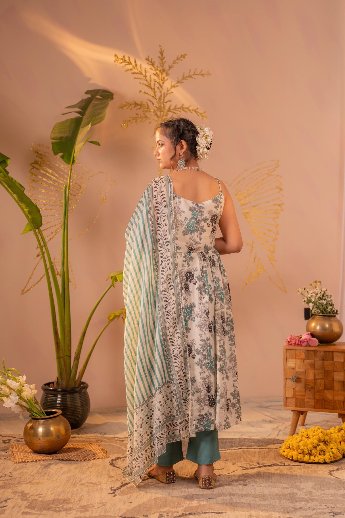 Ivory Meadow Bloom Kurta Pant And Dupatta Set