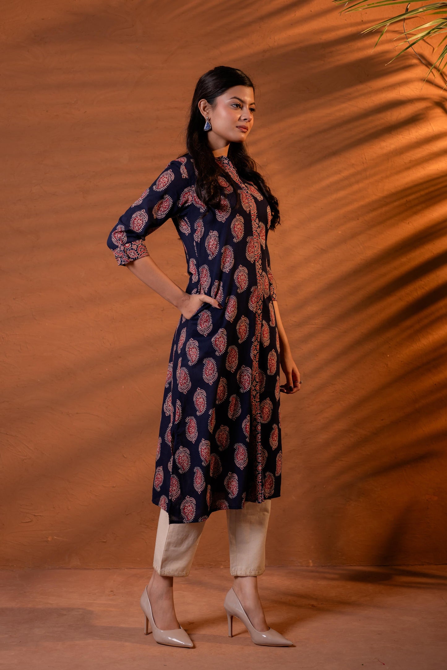 Zariya Navy Heritage Buta Kurta
