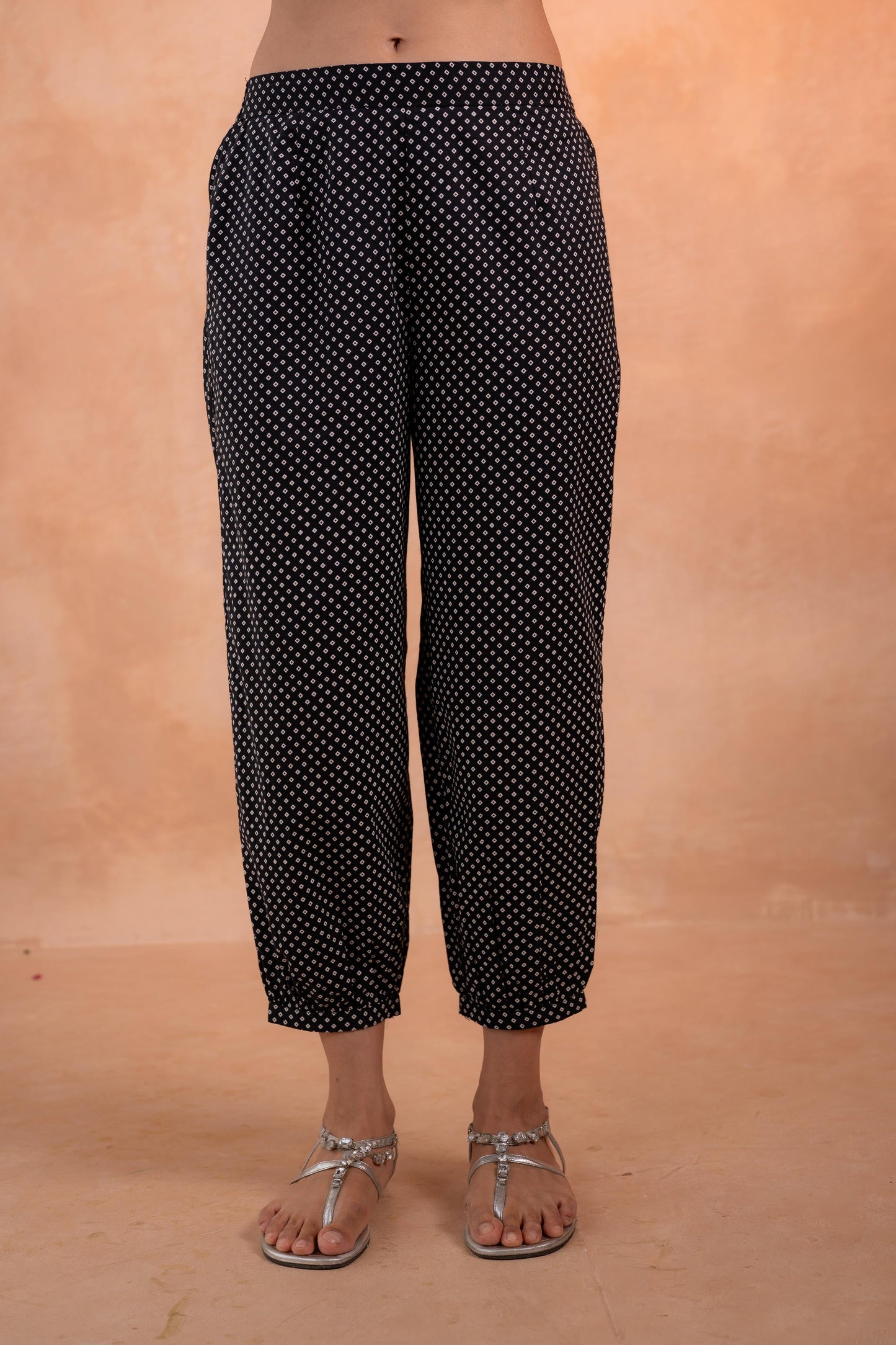 Noir Ikat Echo Black & White  Printed Kurta Pant And Dupatta Set