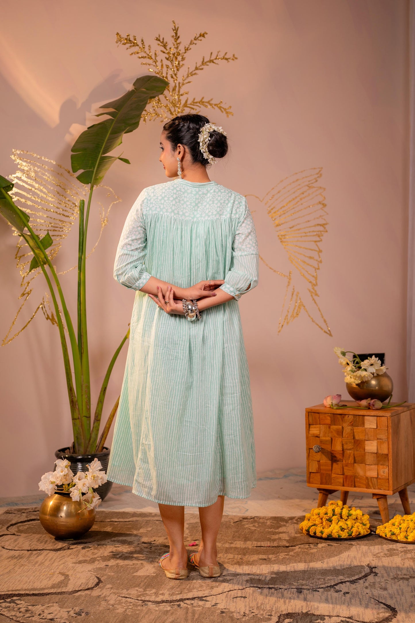 Mint Meadow Panelled Print Kurta Set