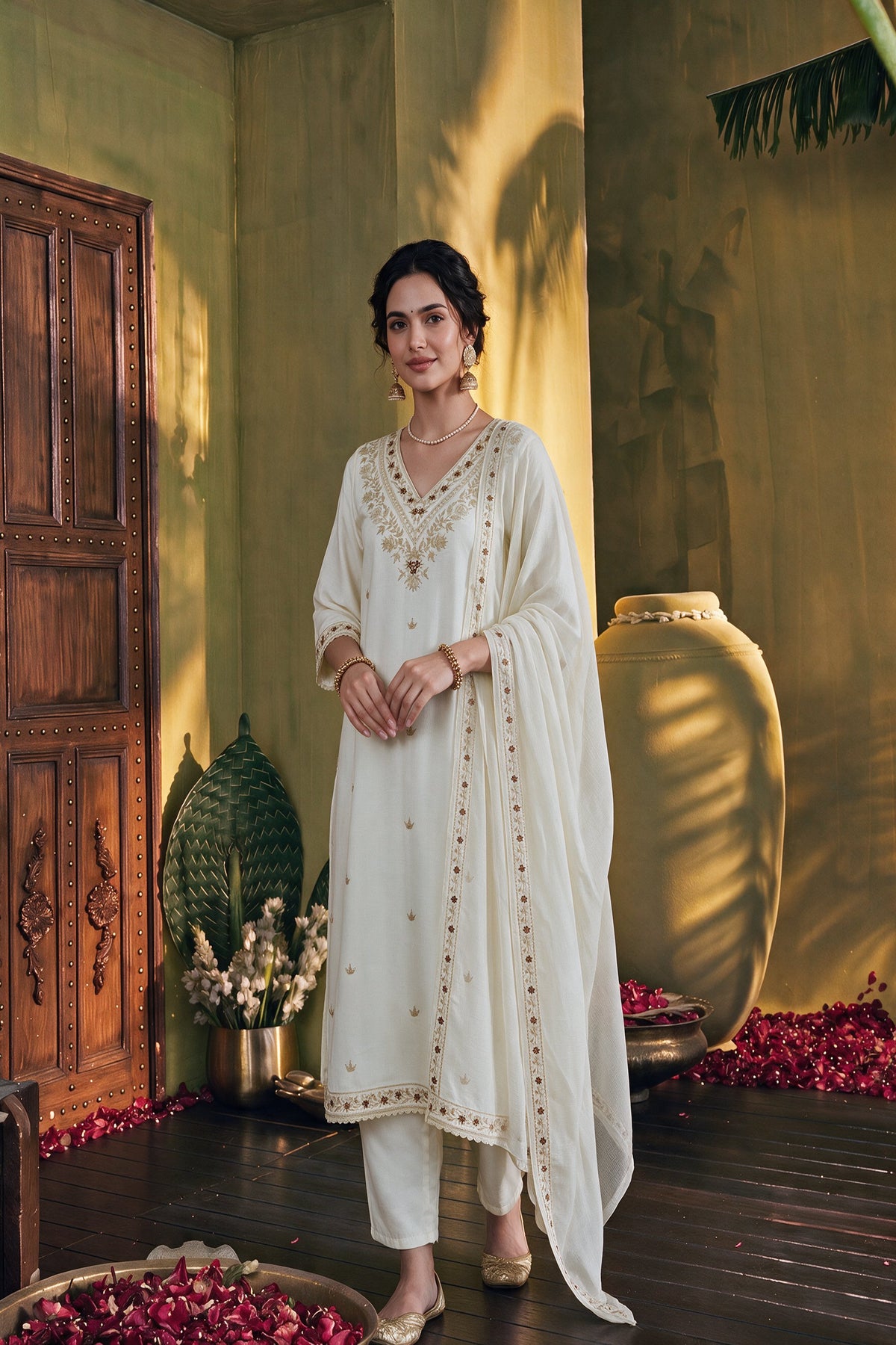 Juniper Women Ivory Kurta Pant Dupatta