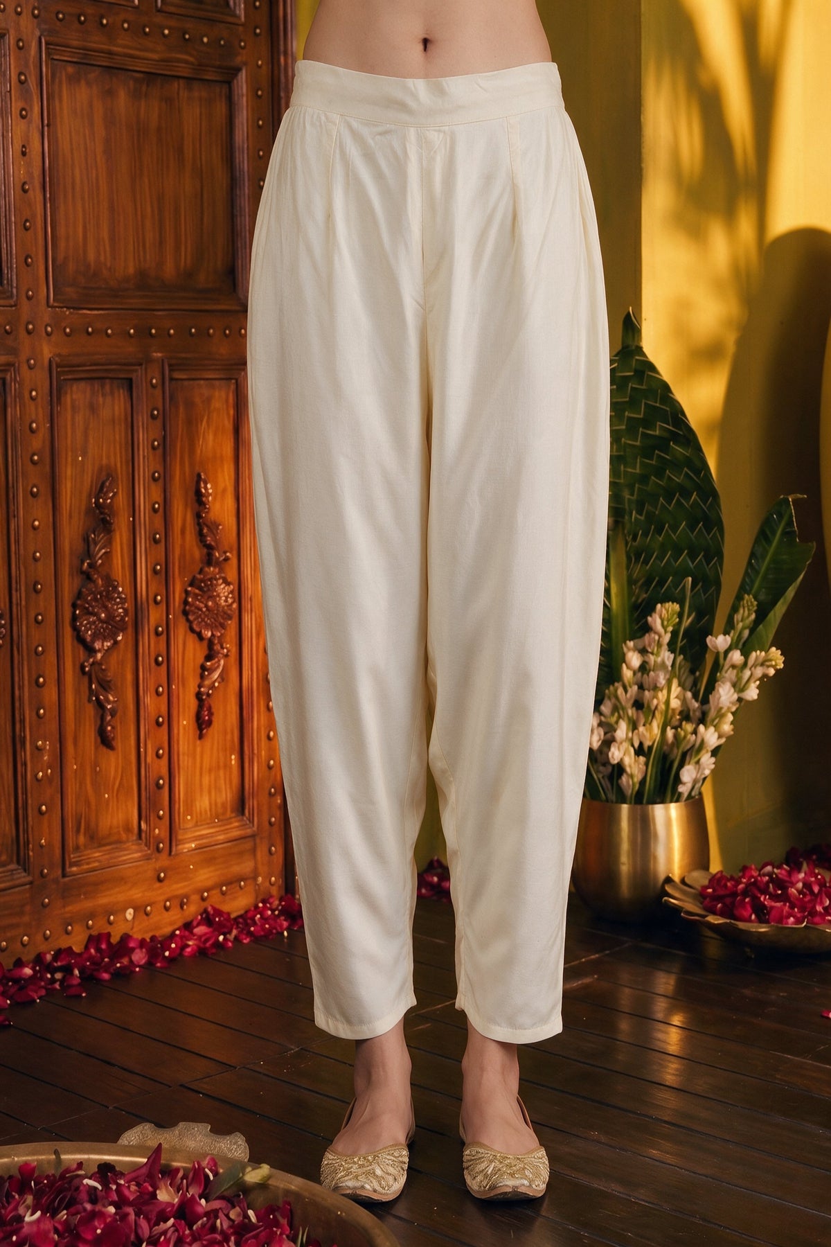 Juniper Women Ivory Kurta Pant Dupatta