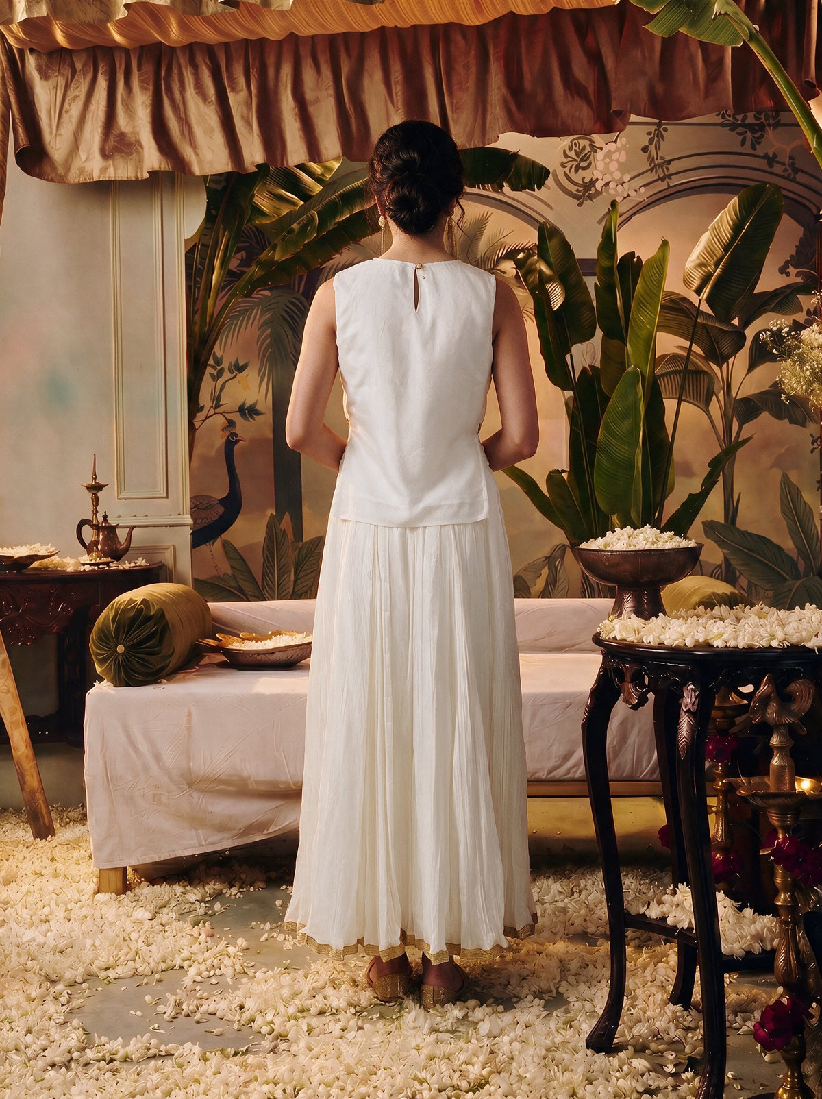 Juniper Women Offwhite Top & Skirt