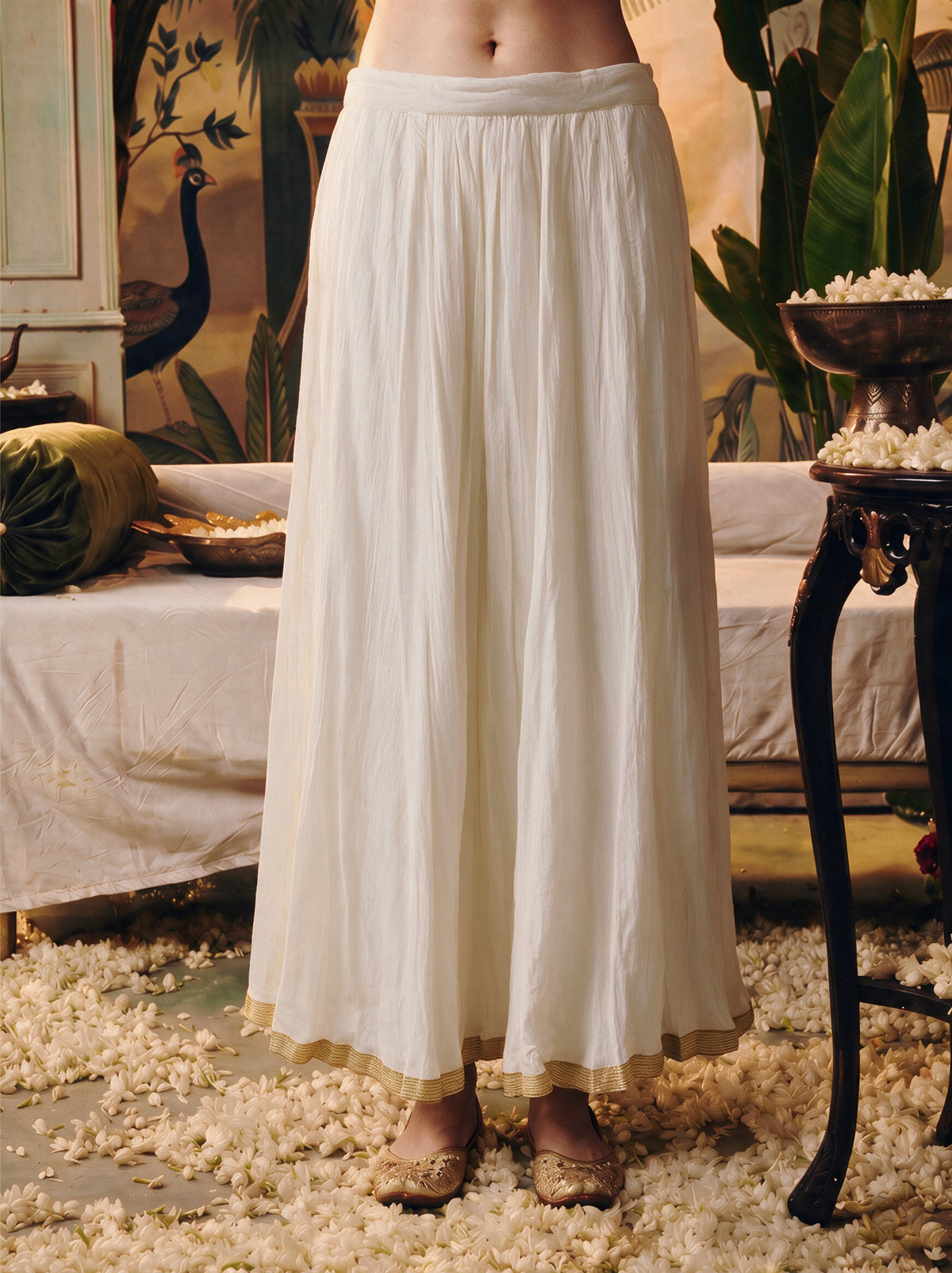 Juniper Women Offwhite Top & Skirt