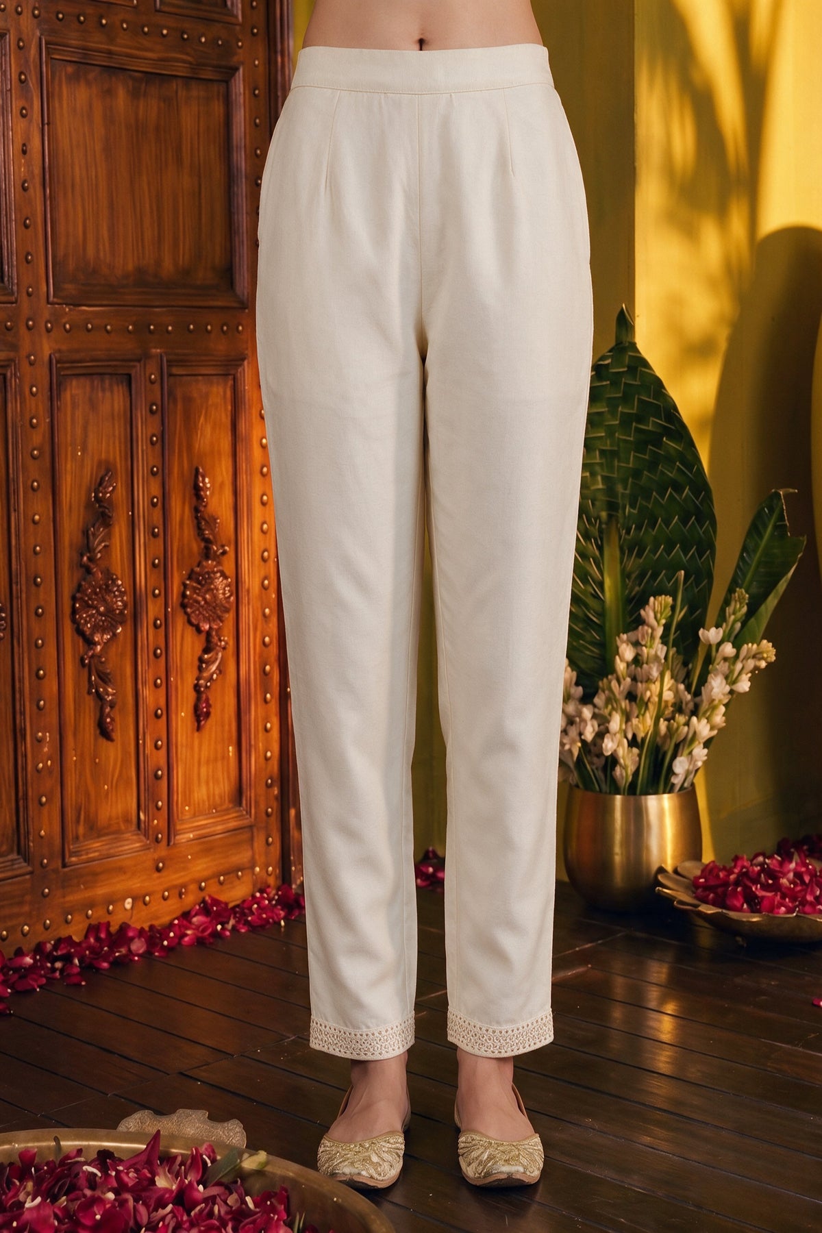 Juniper Women Offwhite Kurta Pant & Dupatta