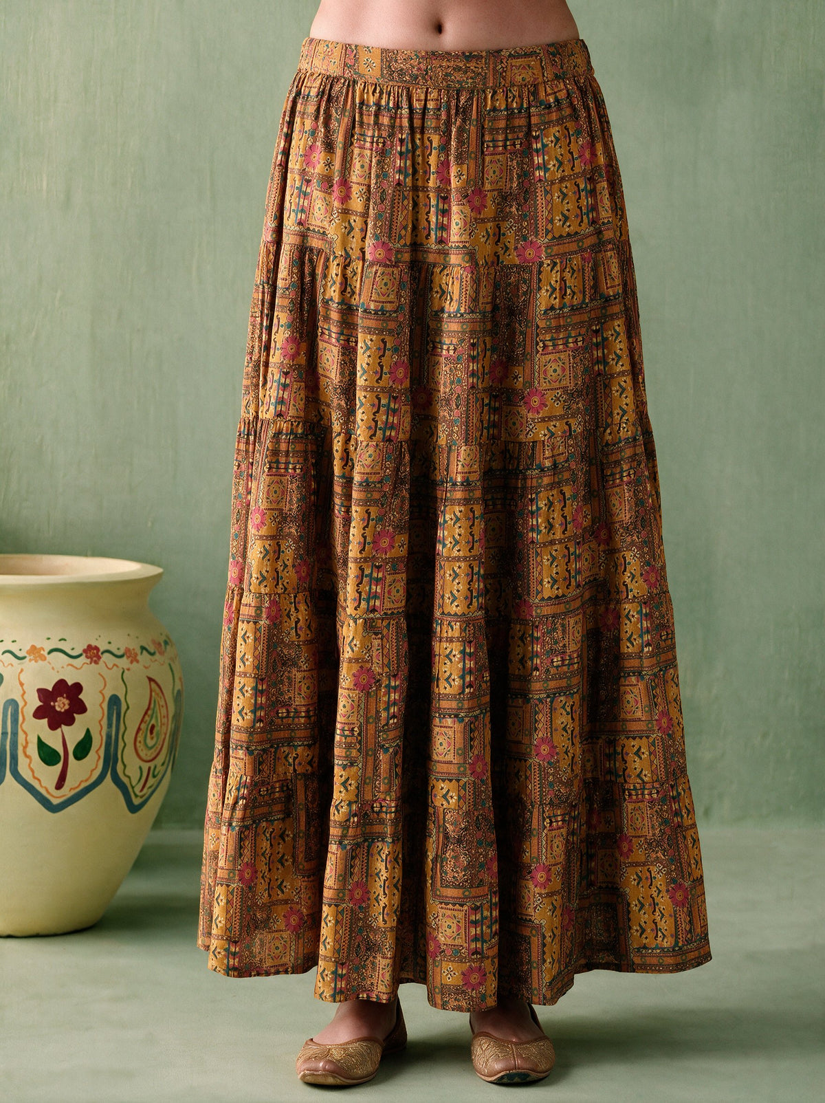 Juniper Women Offwhite Top & Skirt