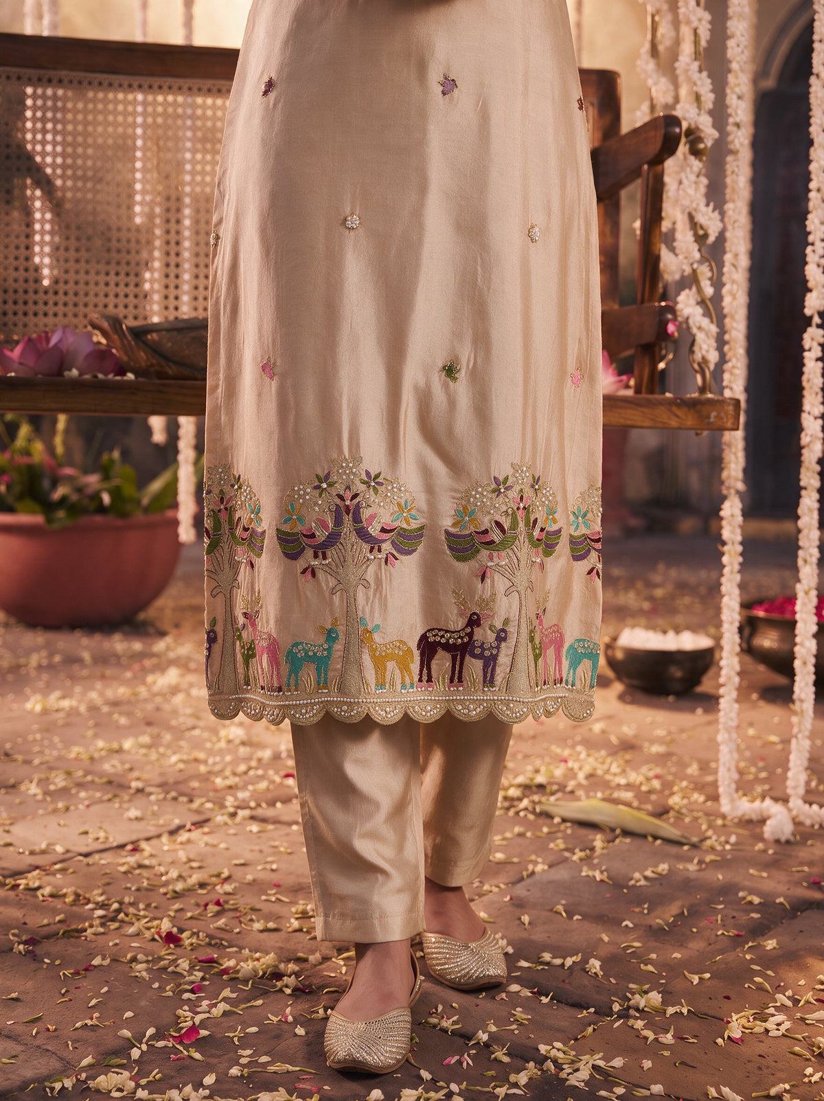 Juniper Women Ivory Kurta Pant & Dupatta